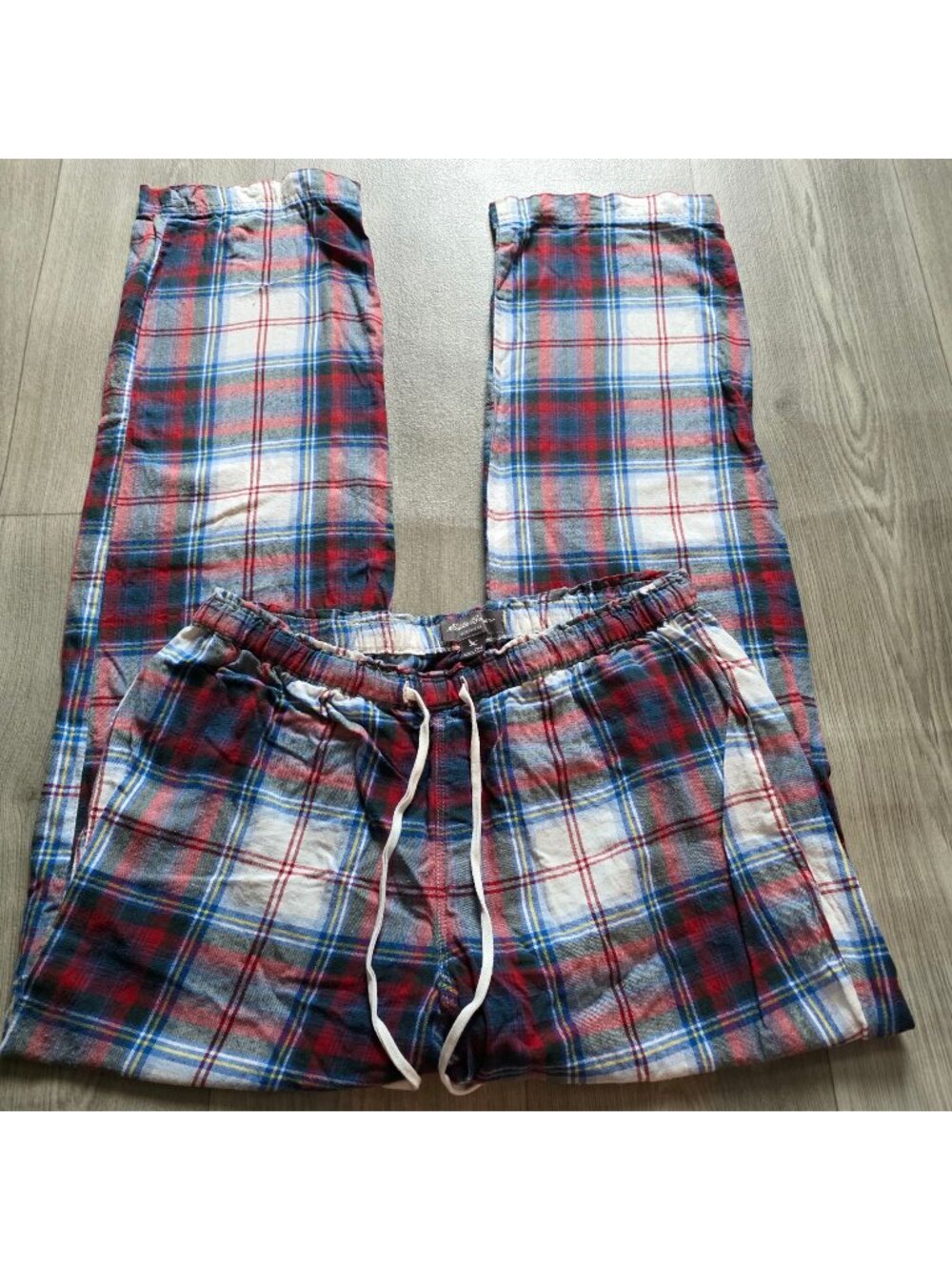 Eddie Bauer Plaid Flannel Pajama Pants Size M Elastic Waist Sleepwear Red & Blue